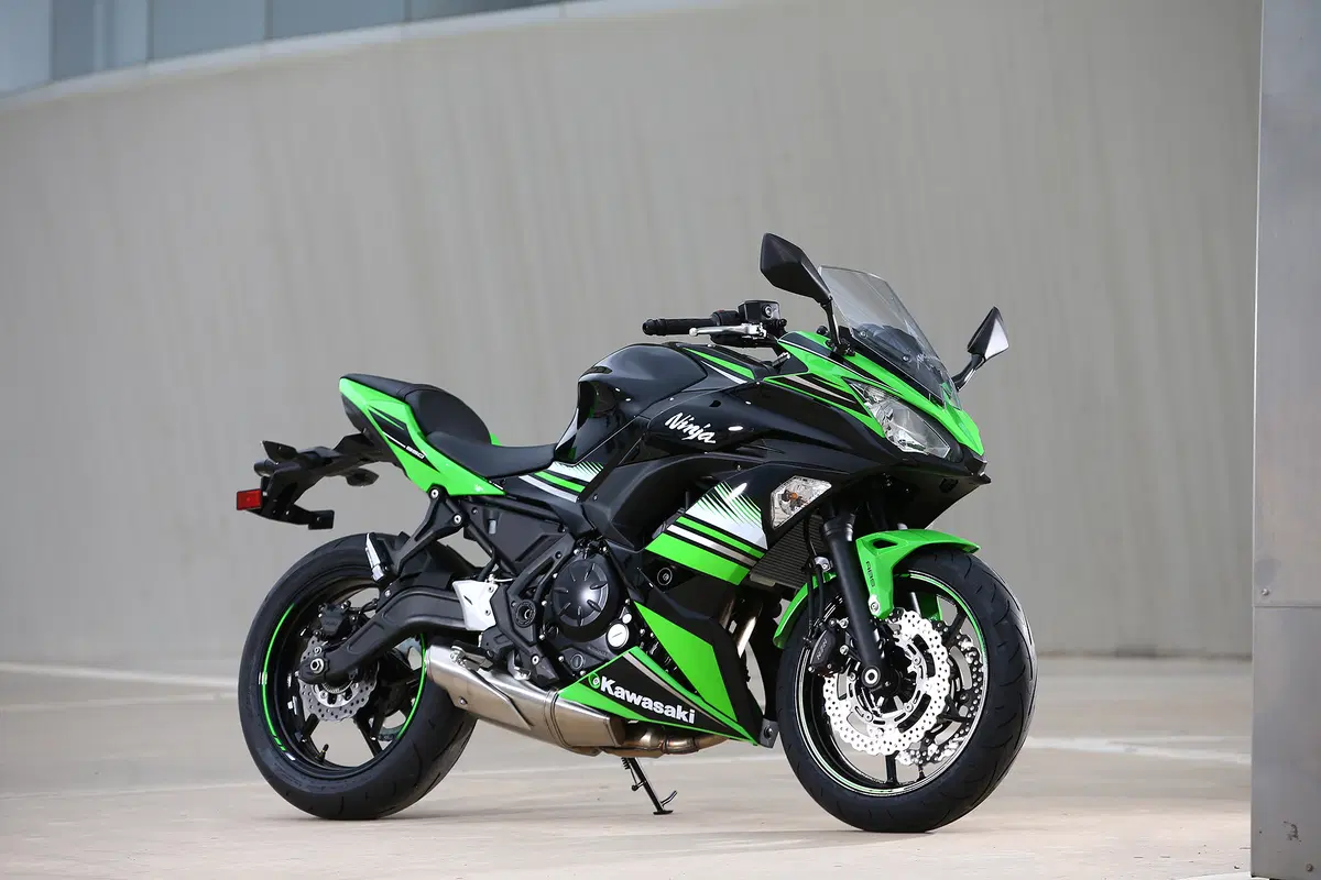 Kawasaki Ninja 650 KRT  2017 (6)