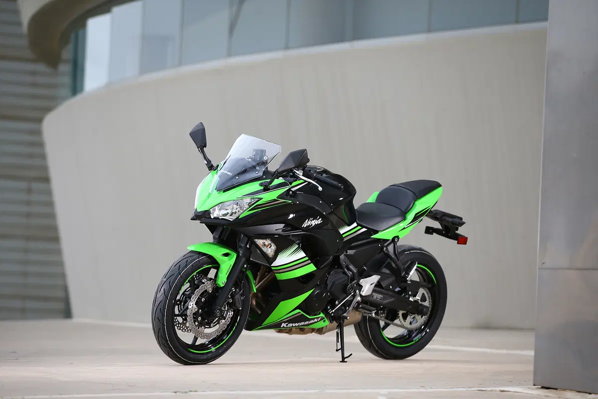 Kawasaki Ninja 650 KRT  2017 (7)