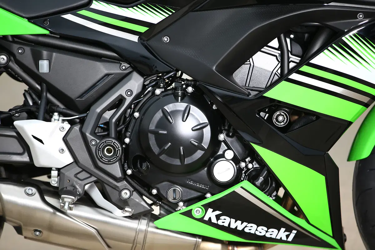 Kawasaki Ninja 650 KRT  2017 (21)