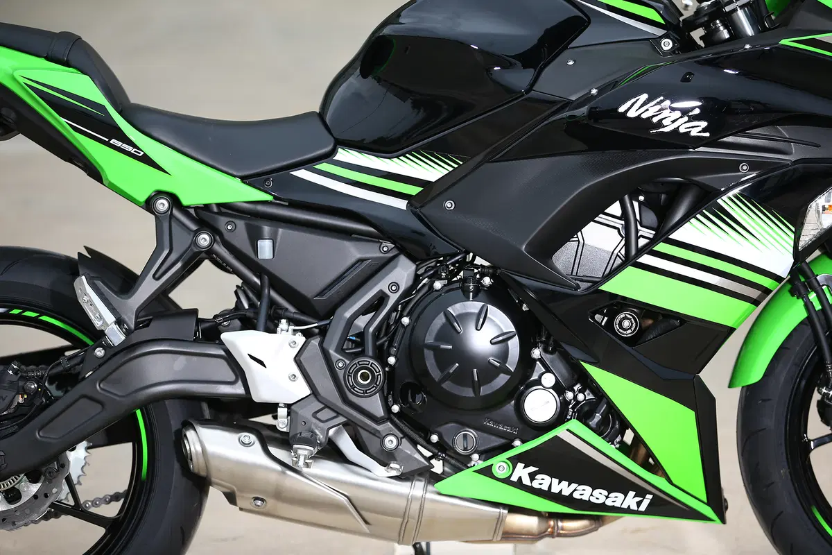 Kawasaki Ninja 650 KRT  2017 (19)