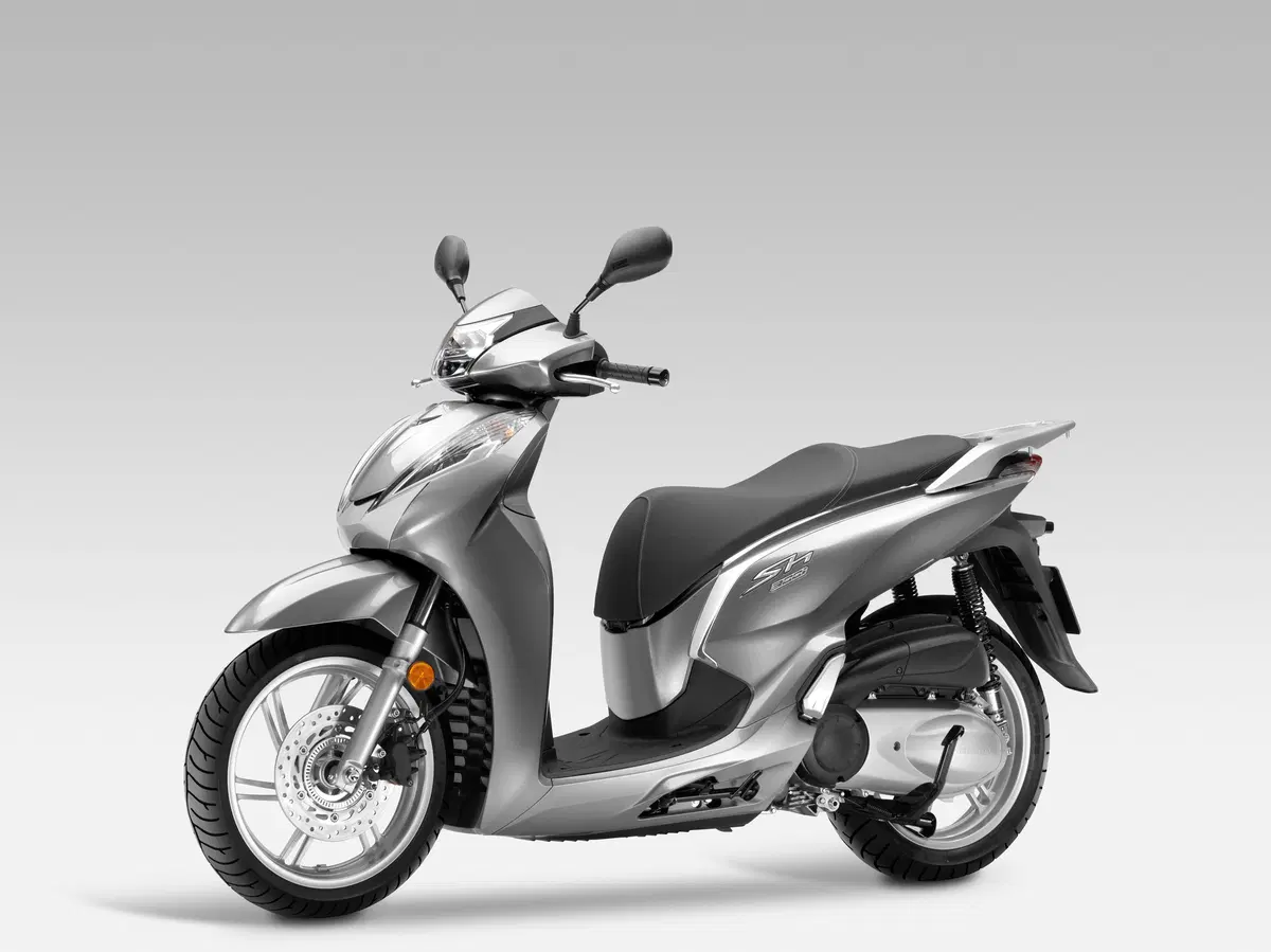 Honda SH300i ABS (6)