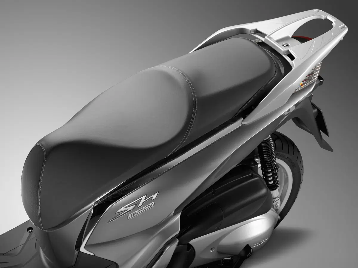 Honda SH300i ABS (10)