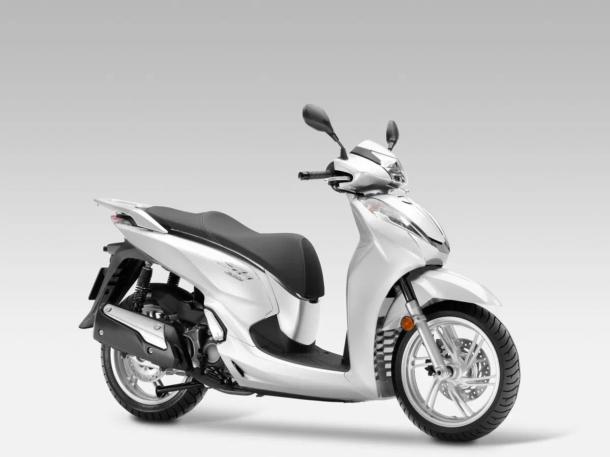Honda SH300i ABS (3)