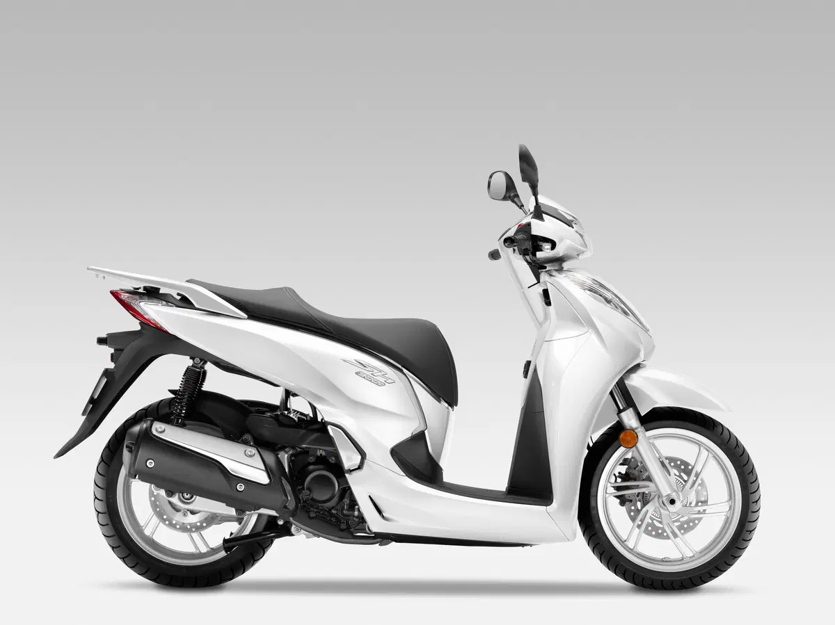 Honda SH300i ABS (4)