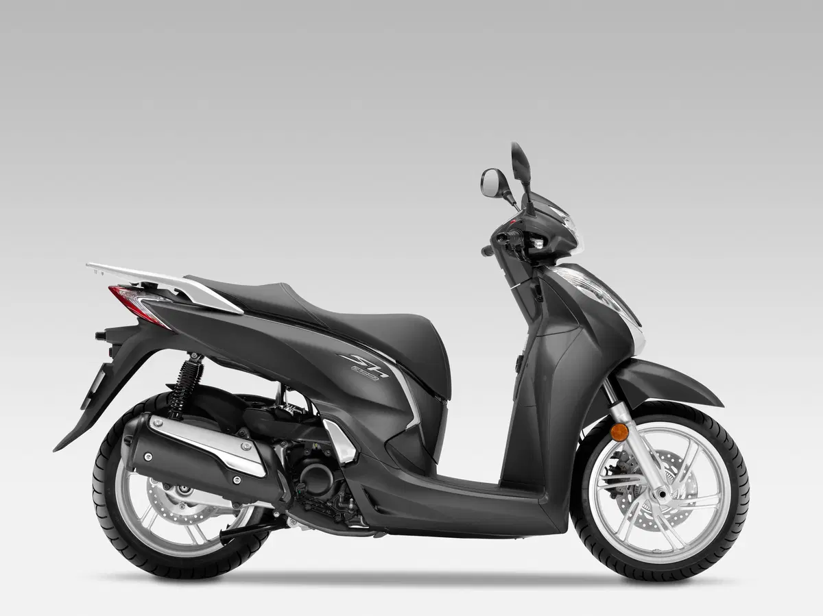 Honda SH300i ABS (2)