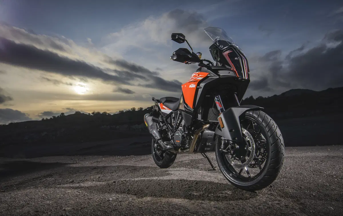 KTM 1290 SuperAdventure S. Maxienduro spaziale (14)