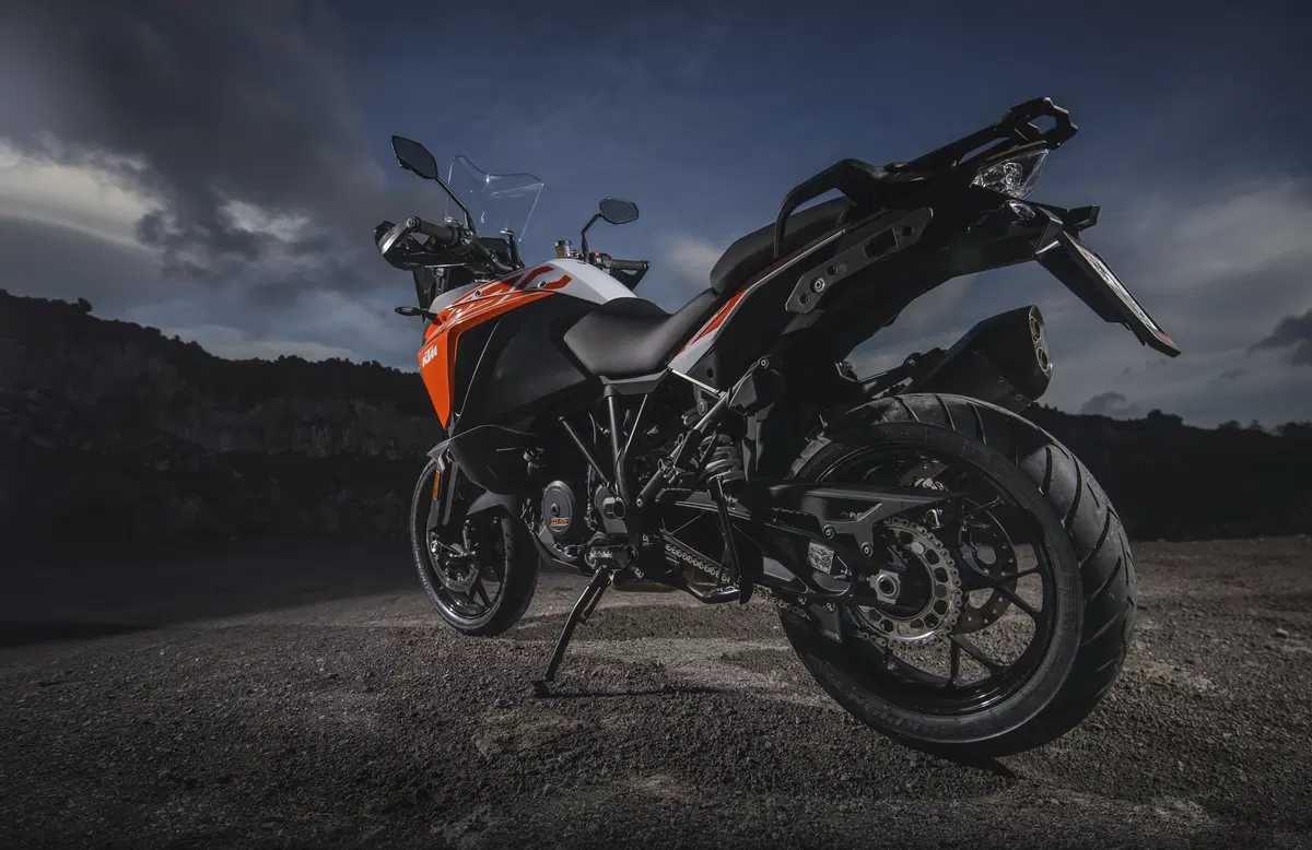 KTM 1290 SuperAdventure S. Maxienduro spaziale (15)