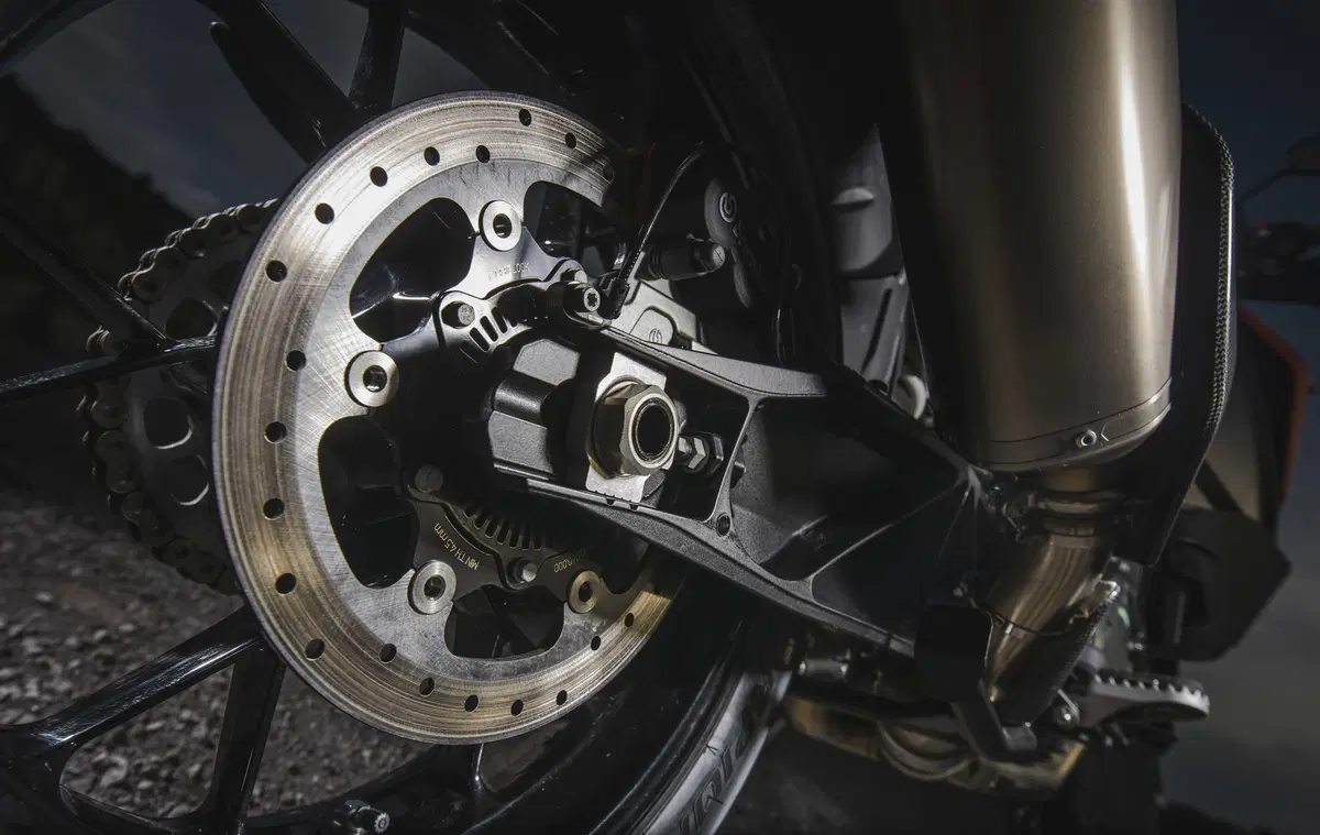 KTM 1290 SuperAdventure S. Maxienduro spaziale (22)