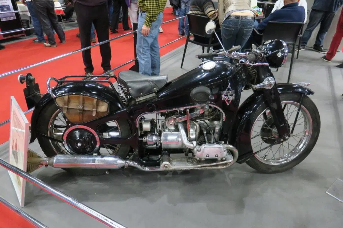 Cartoline da Retromobile Paris 2017 (28)