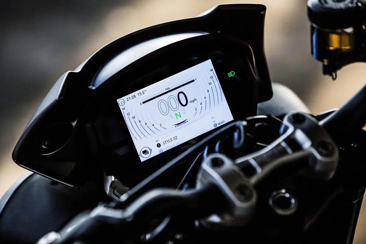 Triumph Street Triple 2017  Media eccellente (3)
