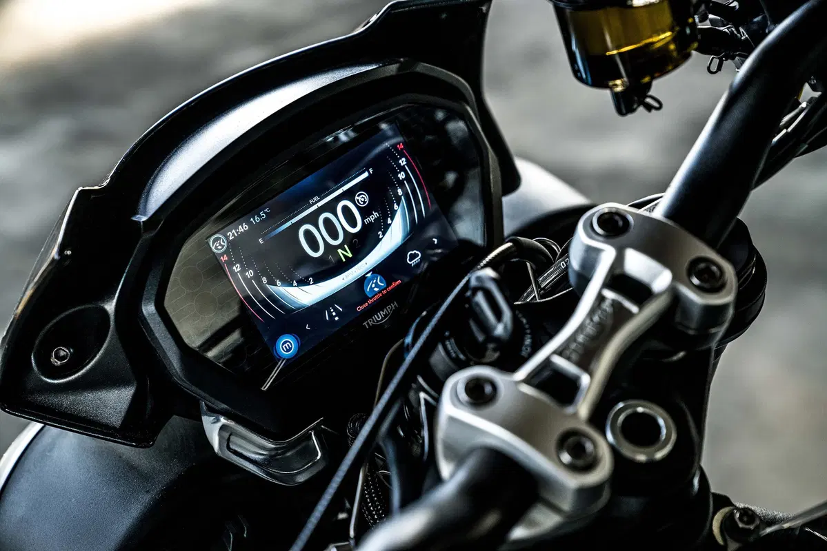 Triumph Street Triple 2017  Media eccellente (2)