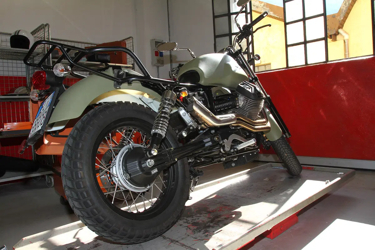 Moto Guzzi V7, il Garage che tutti vorremmo (4)