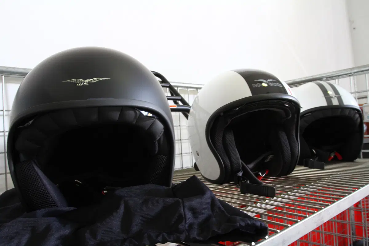 Moto Guzzi V7, il Garage che tutti vorremmo (15)