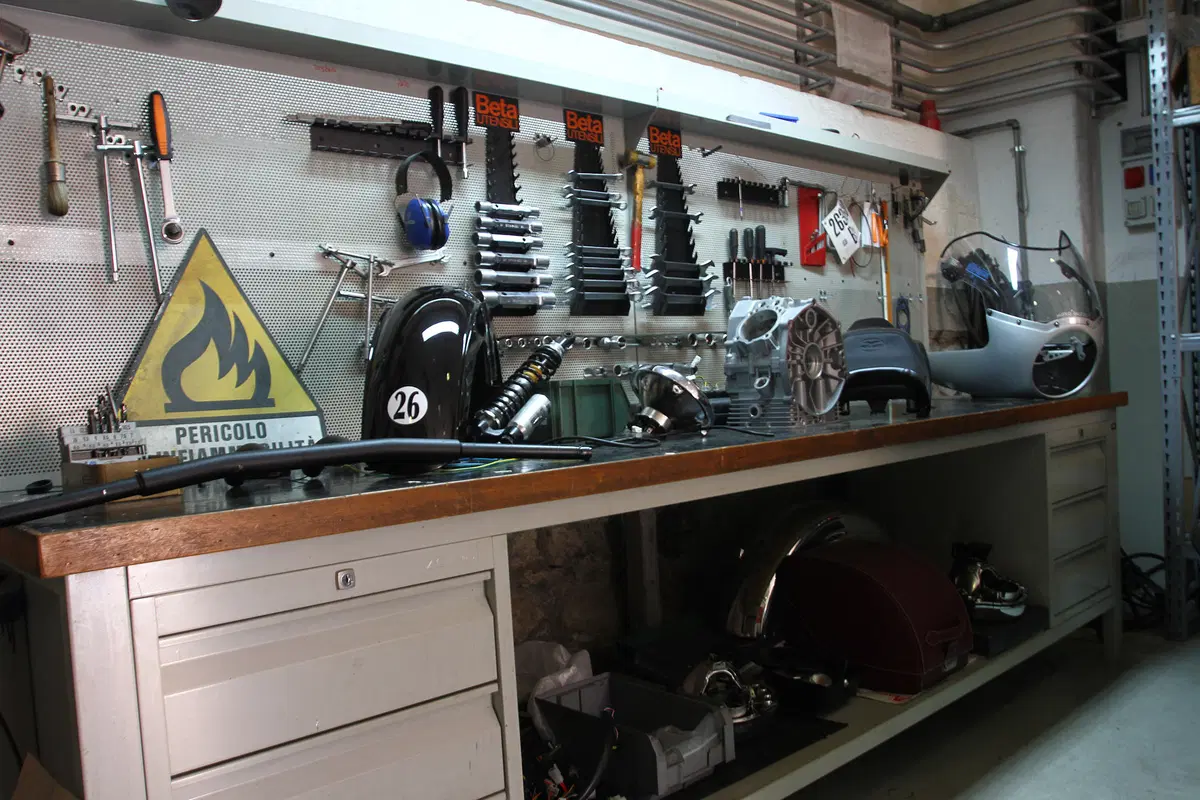 Moto Guzzi V7, il Garage che tutti vorremmo (9)