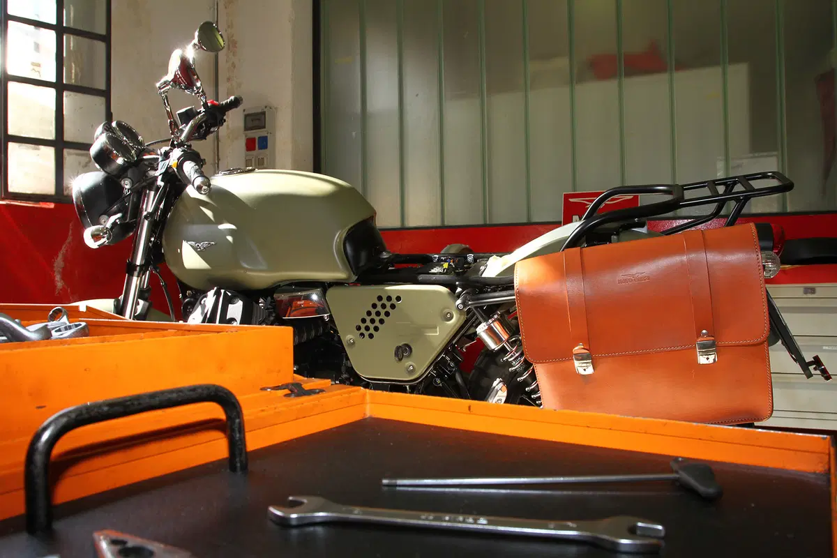 Moto Guzzi V7, il Garage che tutti vorremmo (6)