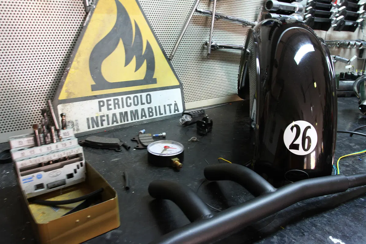 Moto Guzzi V7, il Garage che tutti vorremmo (10)