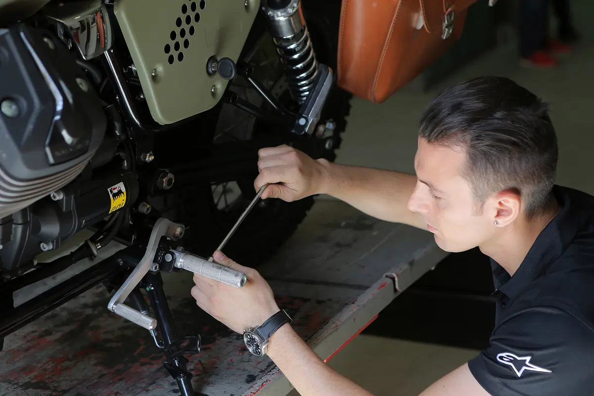 Moto Guzzi V7, il Garage che tutti vorremmo