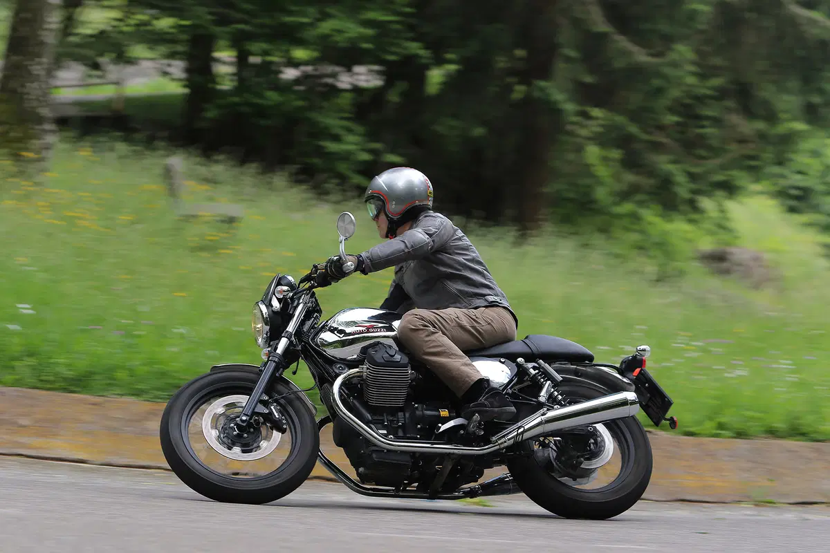 Moto Guzzi V7, il Garage che tutti vorremmo (19)