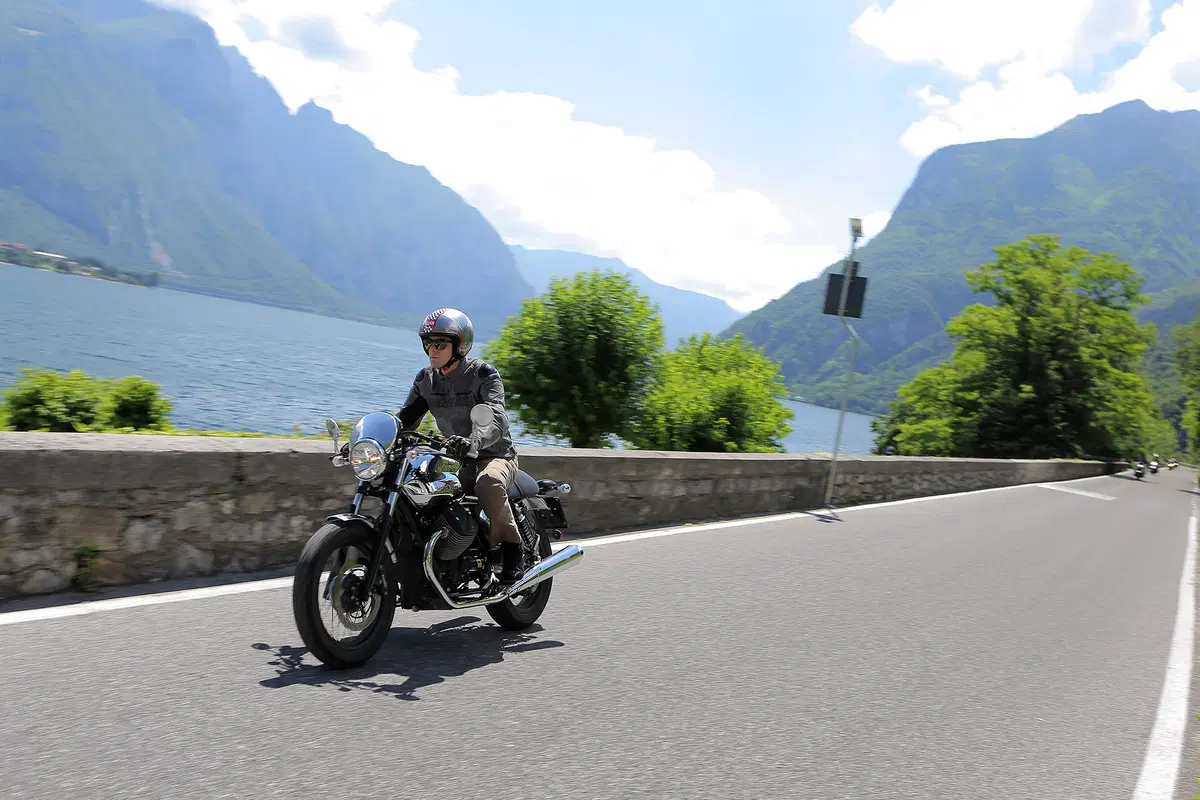 Moto Guzzi V7, il Garage che tutti vorremmo (18)