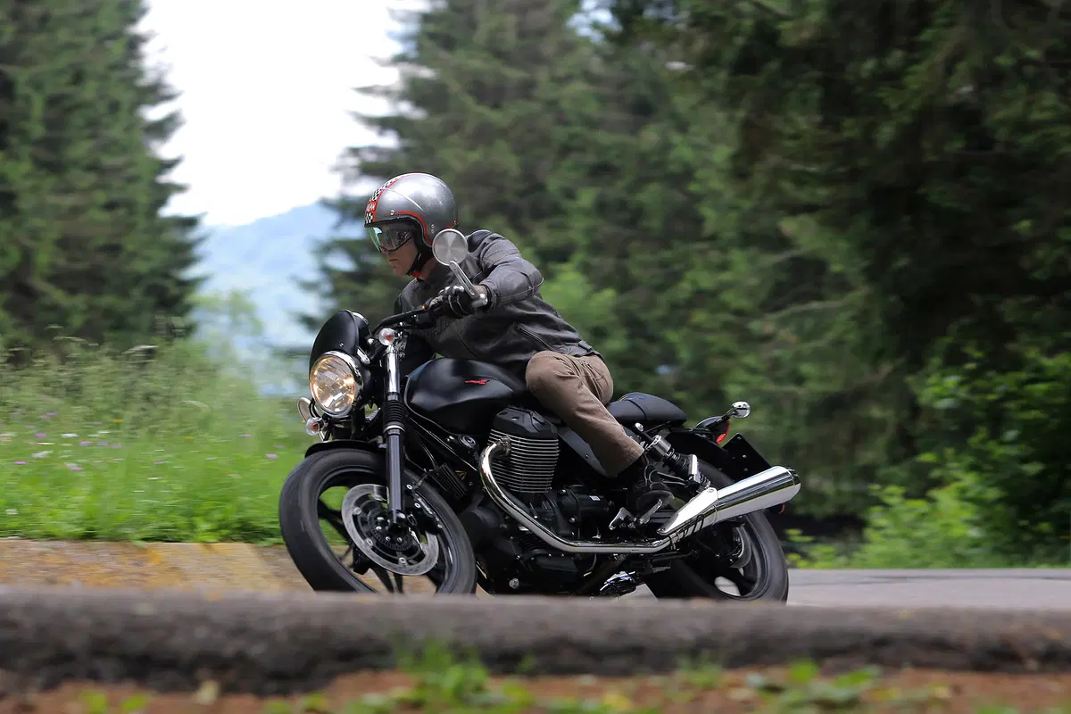 Moto Guzzi V7, il Garage che tutti vorremmo (20)