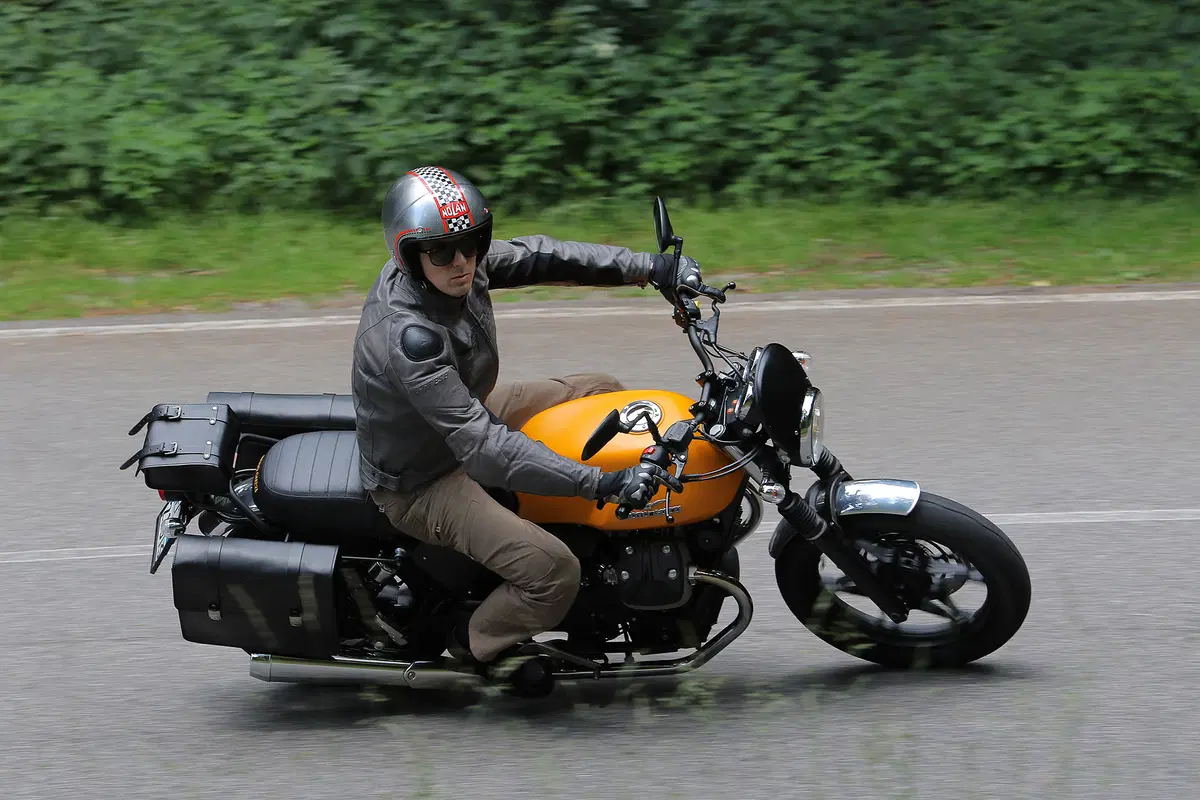 Moto Guzzi V7, il Garage che tutti vorremmo (21)