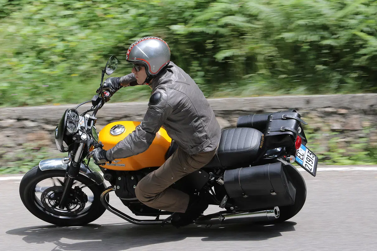 Moto Guzzi V7, il Garage che tutti vorremmo (25)