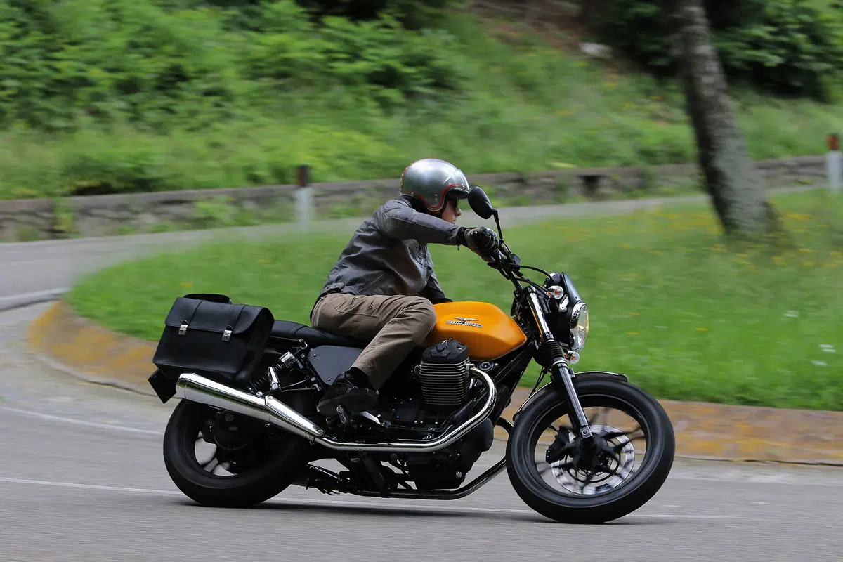 Moto Guzzi V7, il Garage che tutti vorremmo (26)