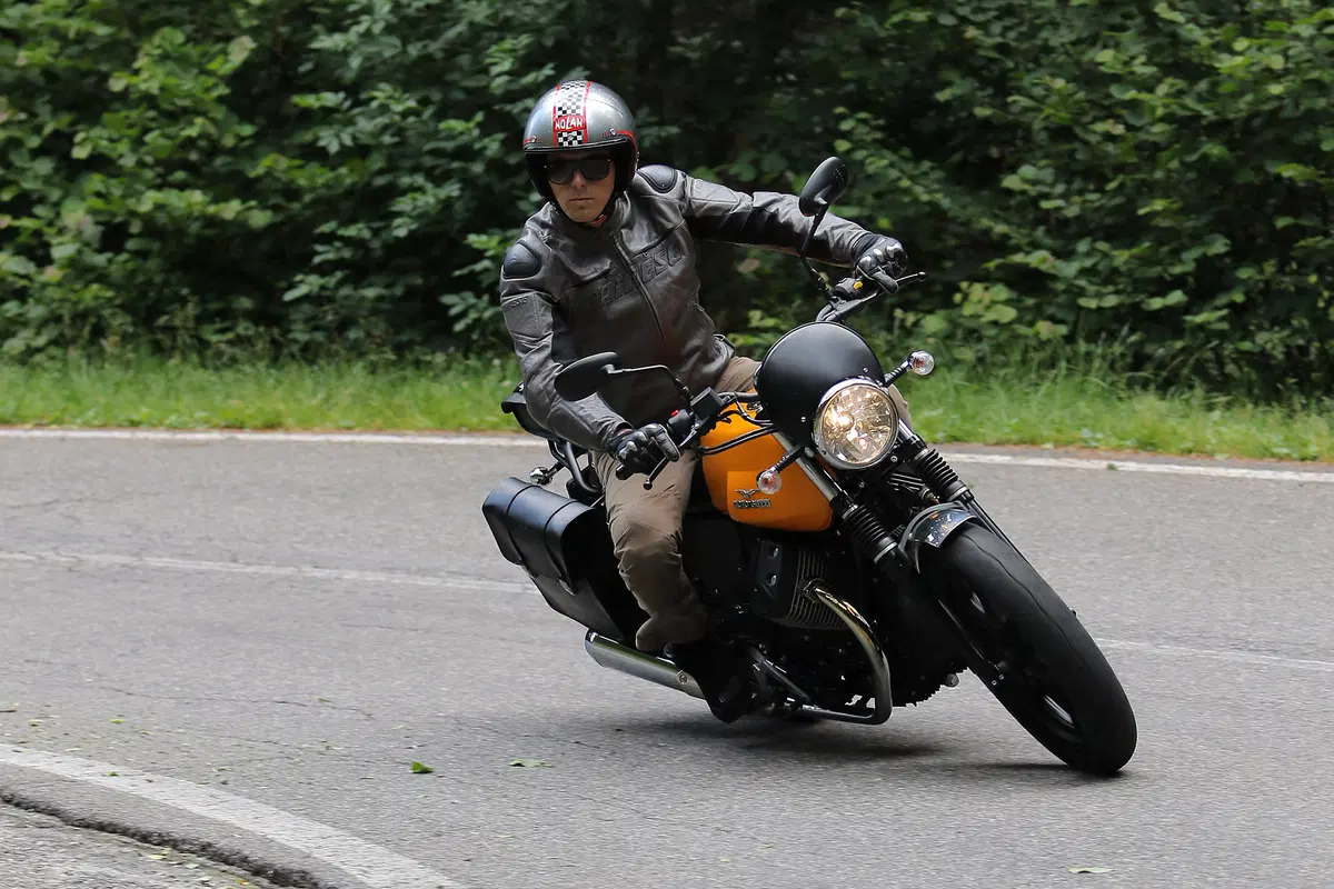 Moto Guzzi V7, il Garage che tutti vorremmo (27)