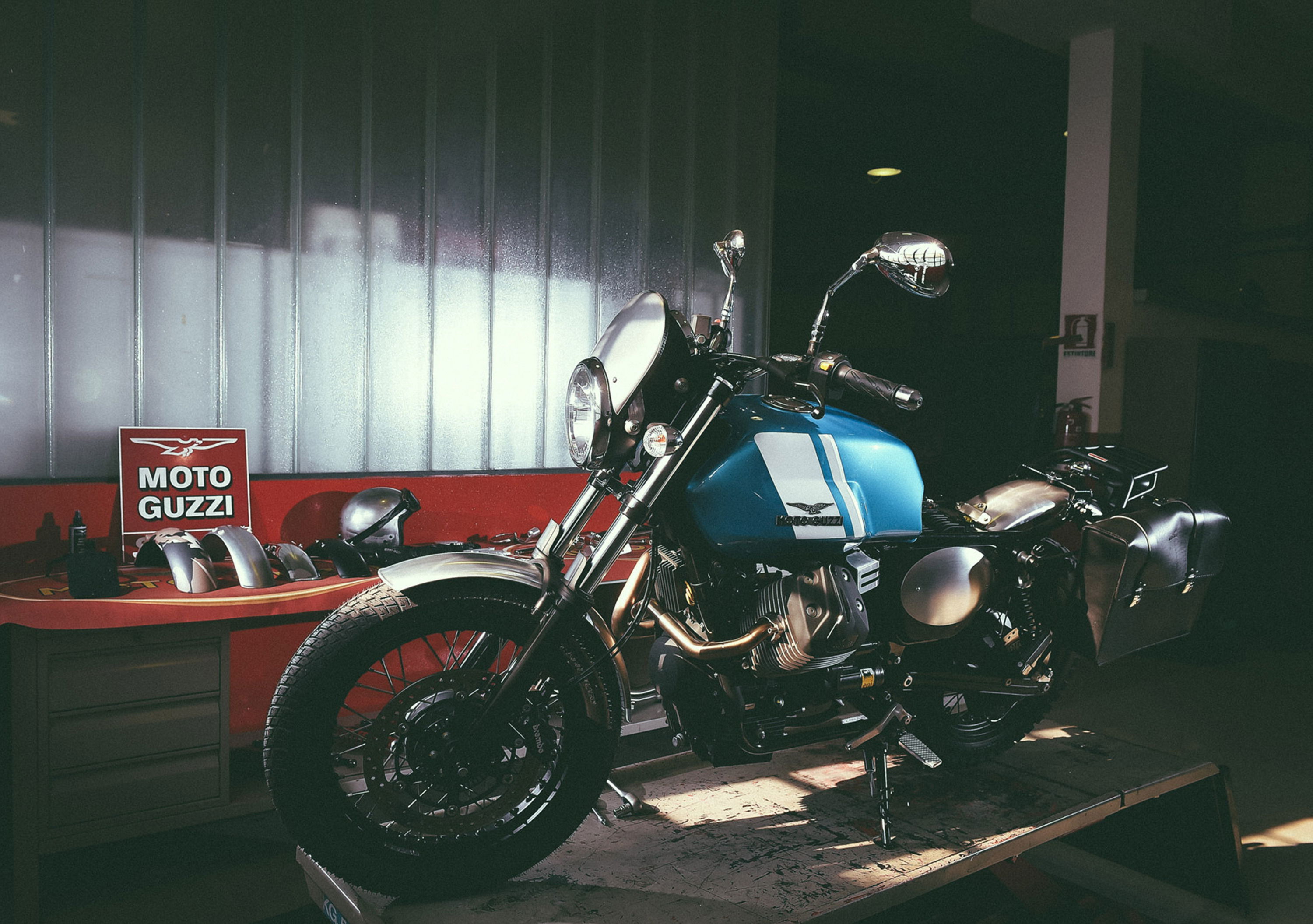 Moto Guzzi Garage,  la speciale officina dedicata alla V7
