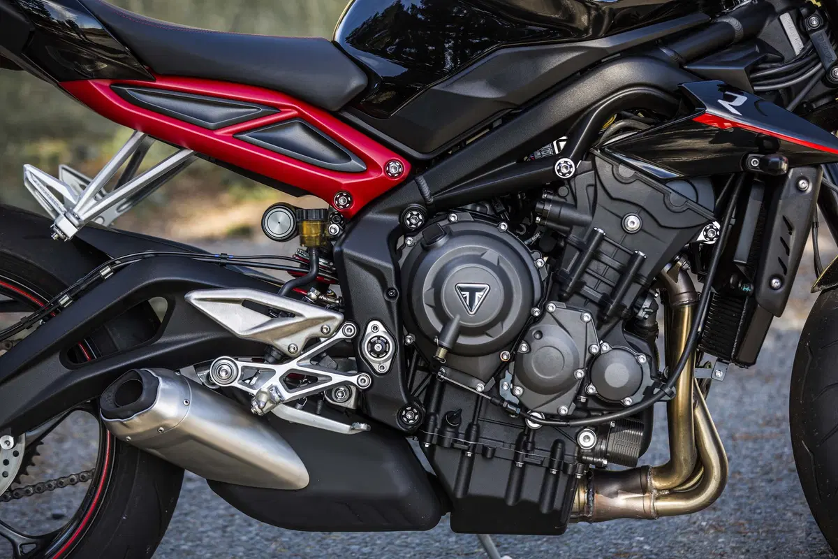 Triumph Street Triple 2017  Media eccellente (4)
