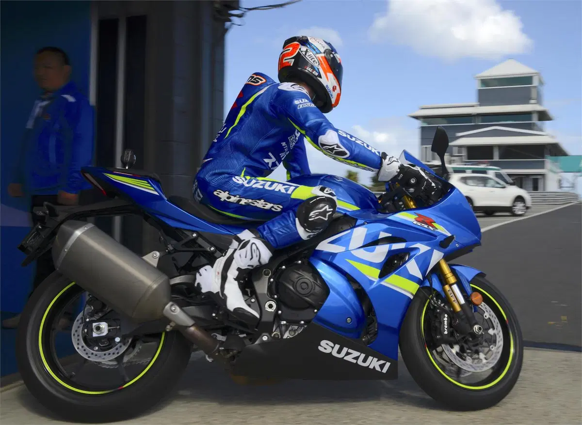 Suzuki GSX-R1000R: Iannone e Rins a Phillip Island [gallery] (10)