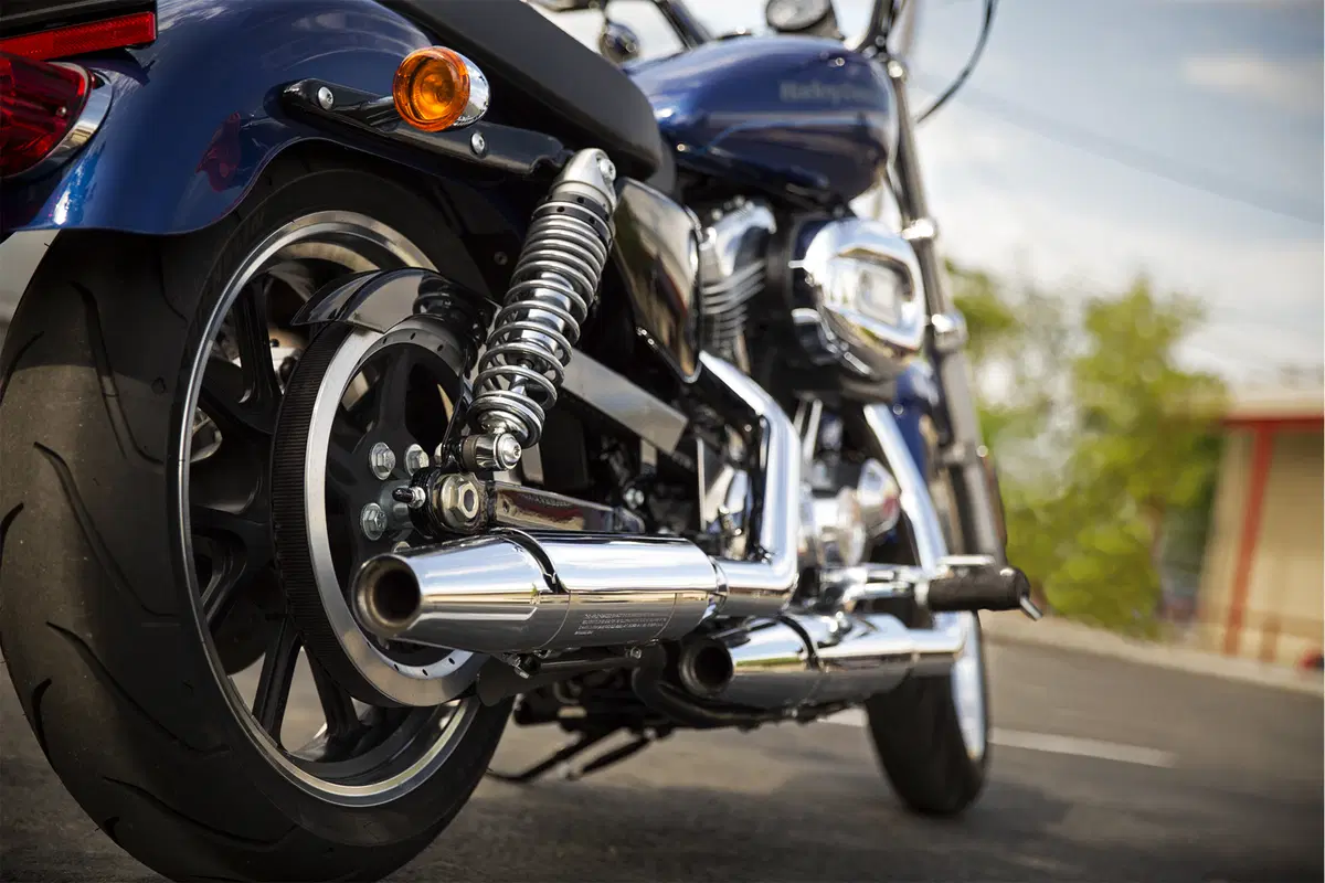 Harley-Davidson Sportster 883 SuperLow (2017 - 20) - XL 883L (3)