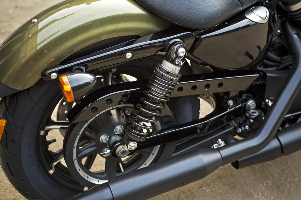 Harley-Davidson Sportster 883 Iron (2017 - 20) - XL 883N (13)