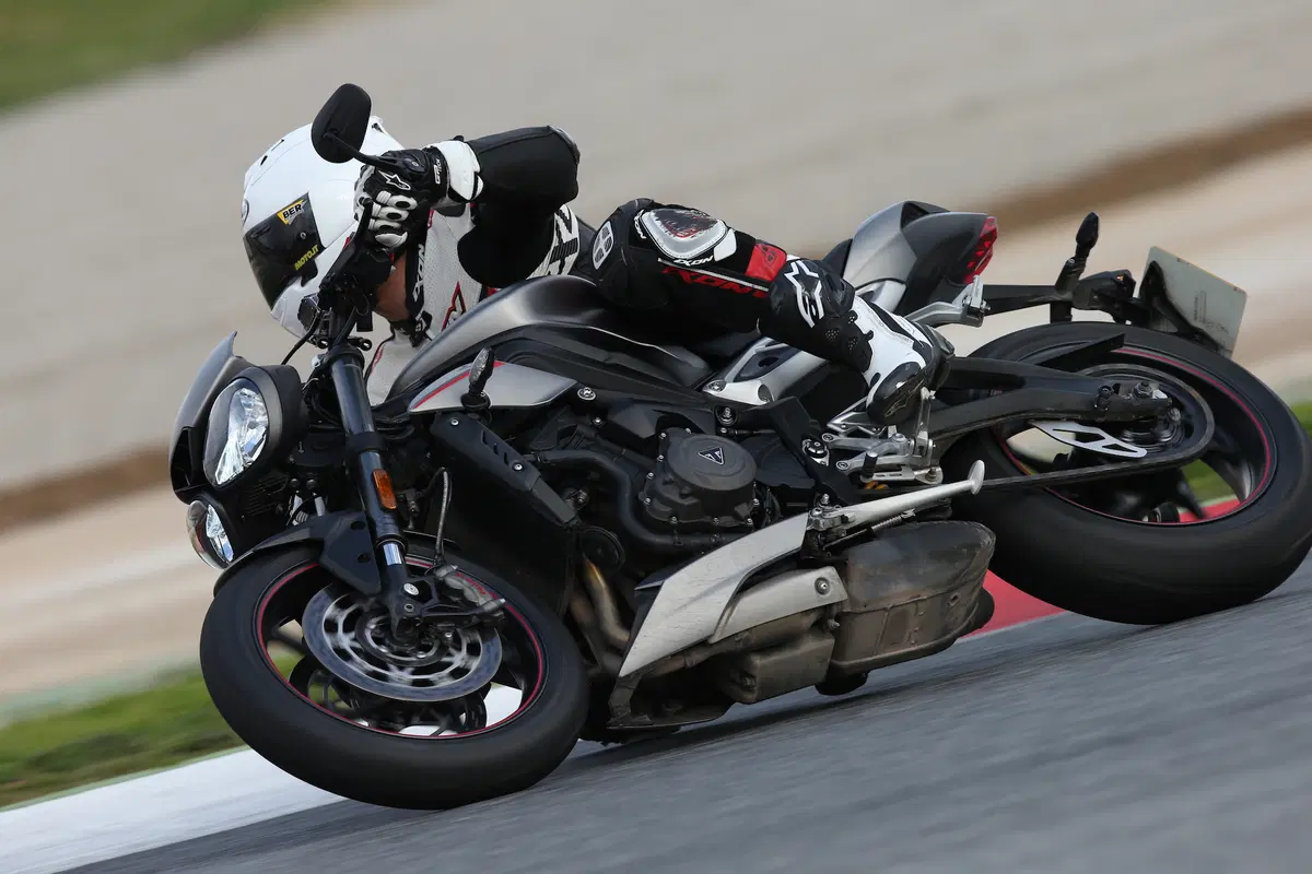 Triumph Street Triple 2017 RS  Media eccellente (4)