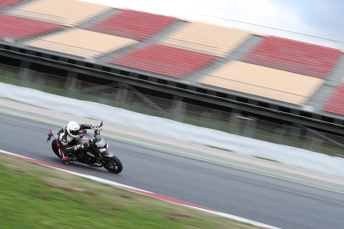 Triumph Street Triple 2017 RS  Media eccellente (5)
