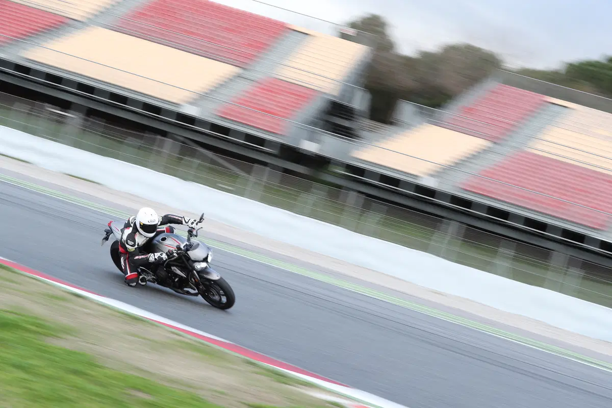 Triumph Street Triple 2017 RS  Media eccellente (6)