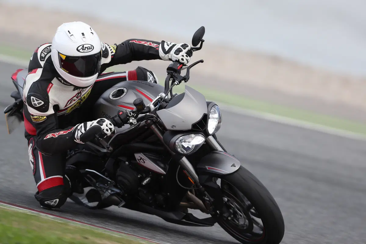 Triumph Street Triple 2017 RS  Media eccellente (7)