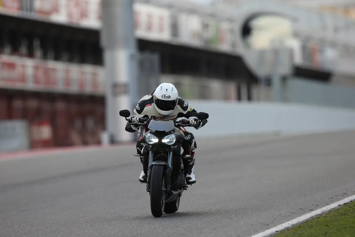 Triumph Street Triple 2017 RS  Media eccellente (15)