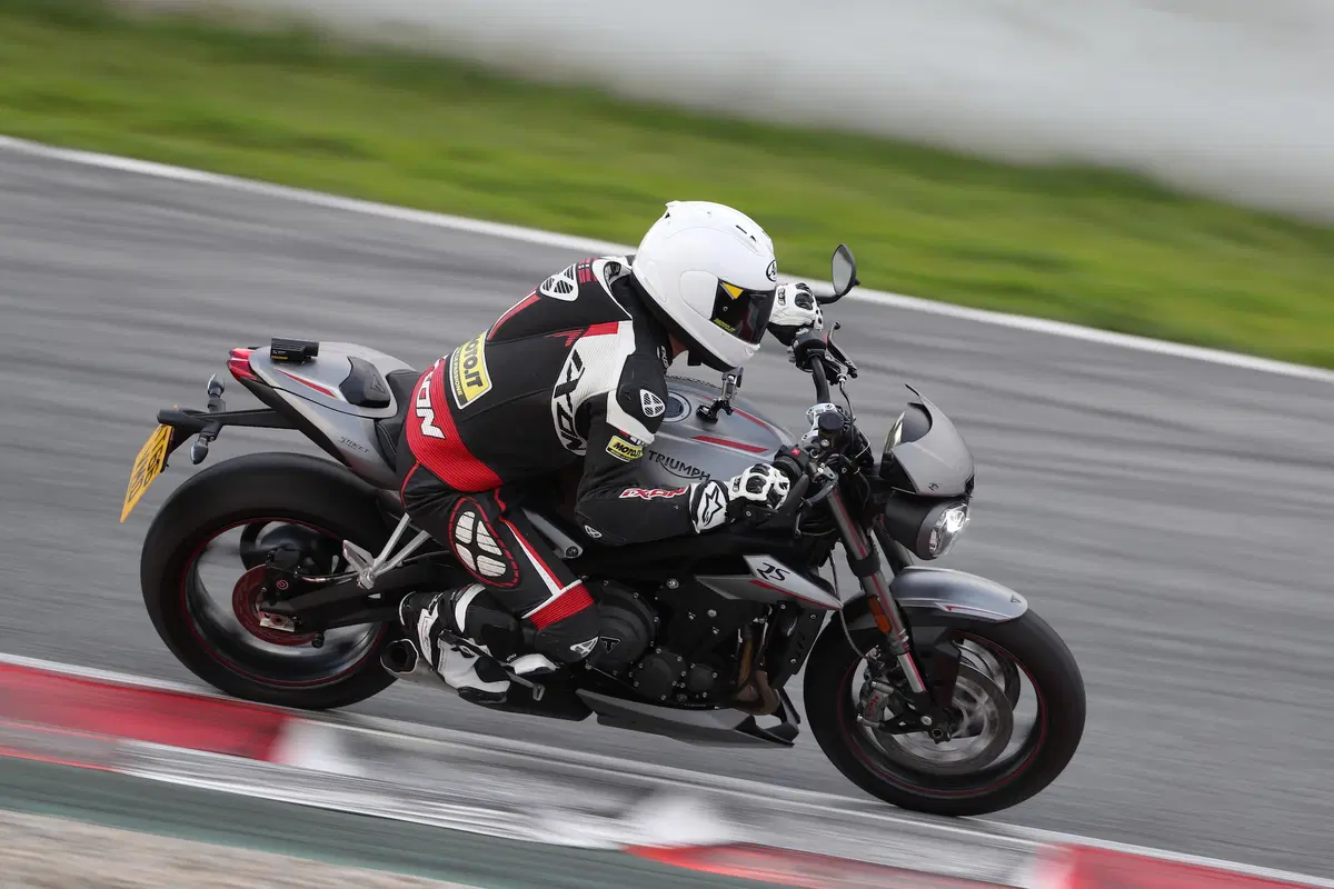 Triumph Street Triple 2017 RS  Media eccellente (14)