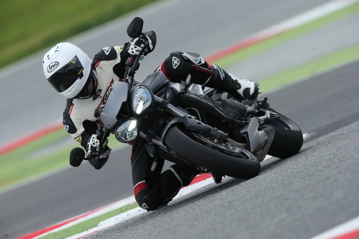 Triumph Street Triple 2017 RS  Media eccellente (16)