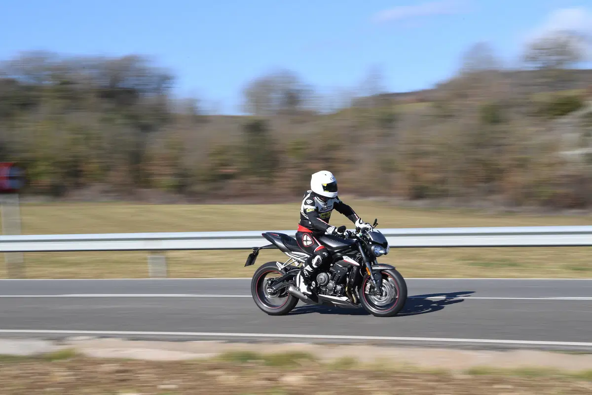 Triumph Street Triple 2017 RS  Media eccellente (12)