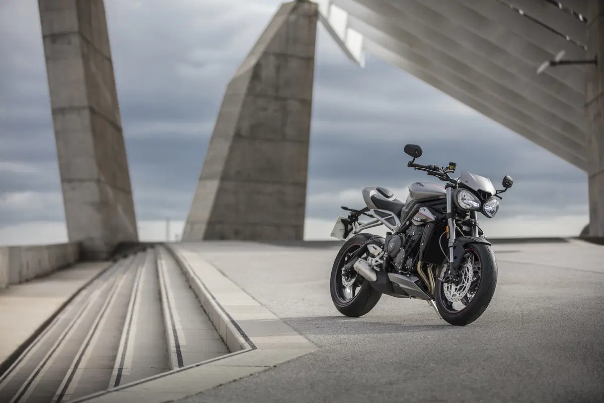 Triumph Street Triple 2017 RS  Media eccellente (21)