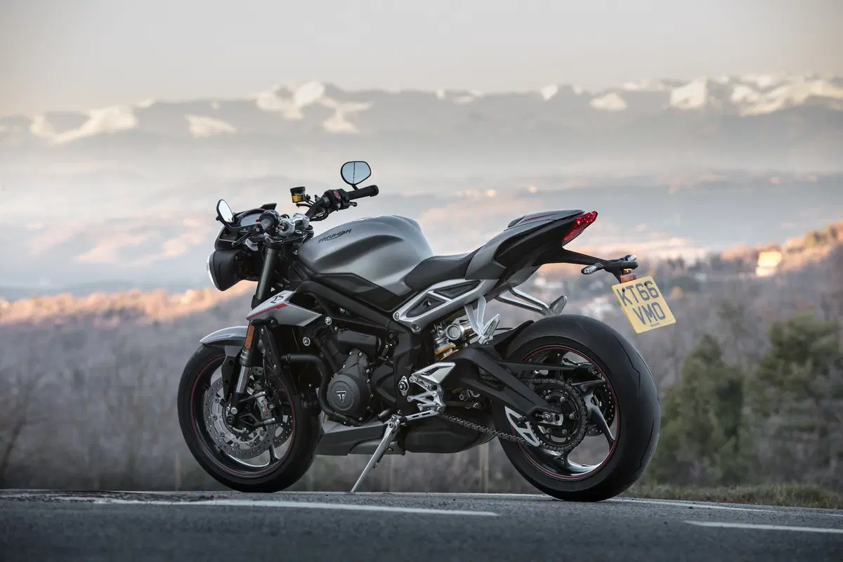 Triumph Street Triple 2017 RS  Media eccellente (23)