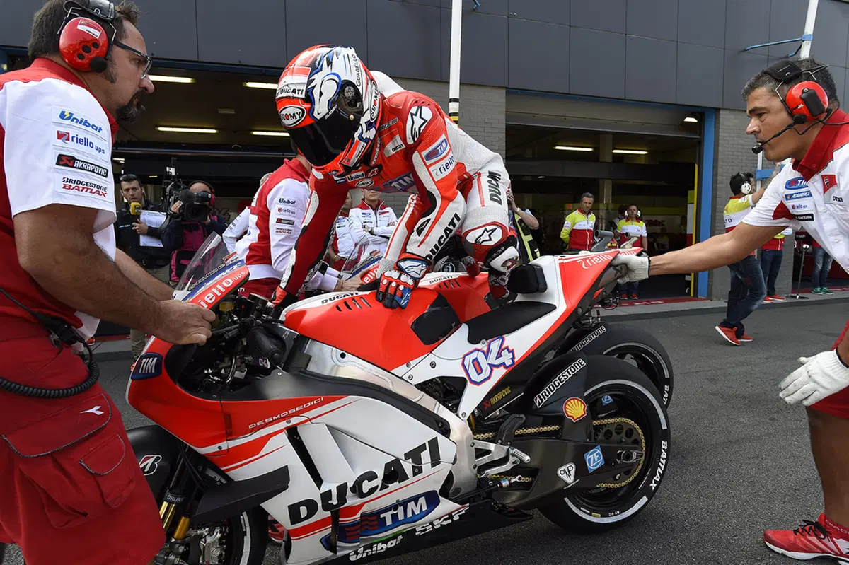 MotoGP 2015. Le foto più belle del GP d'Olanda ad Assen (33)