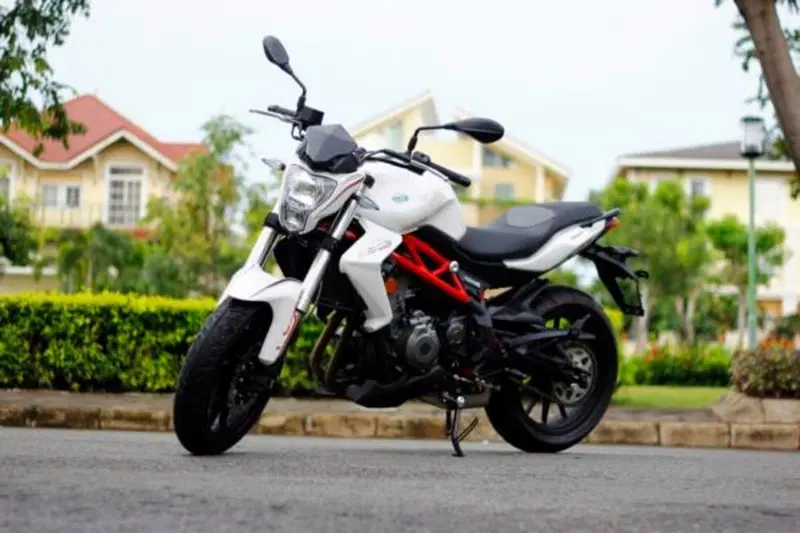 Benelli BN 302 (2014 - 16) (5)