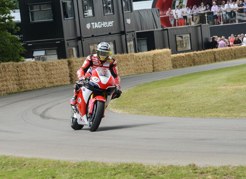 John McGuinness in sella alla Honda RC213V-S