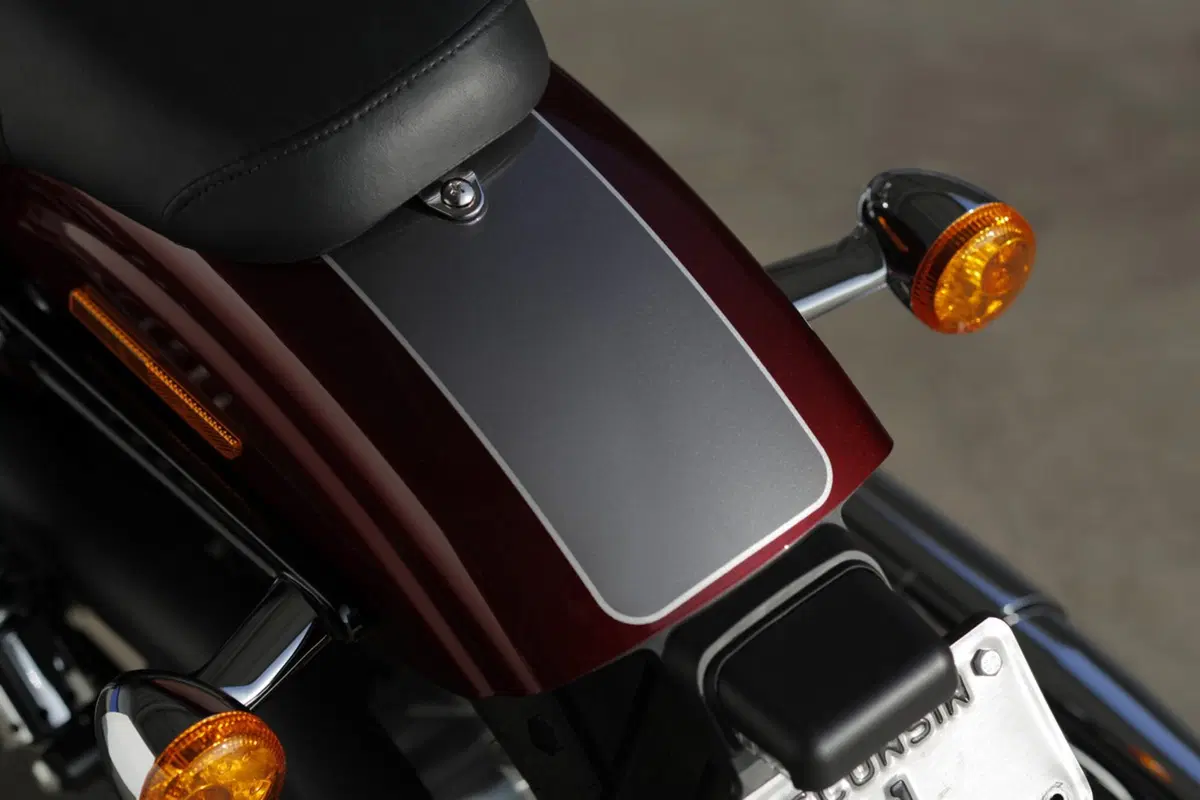 Harley-Davidson Dyna 1584 Street Bob (2008 - 15) - FXDB (7)