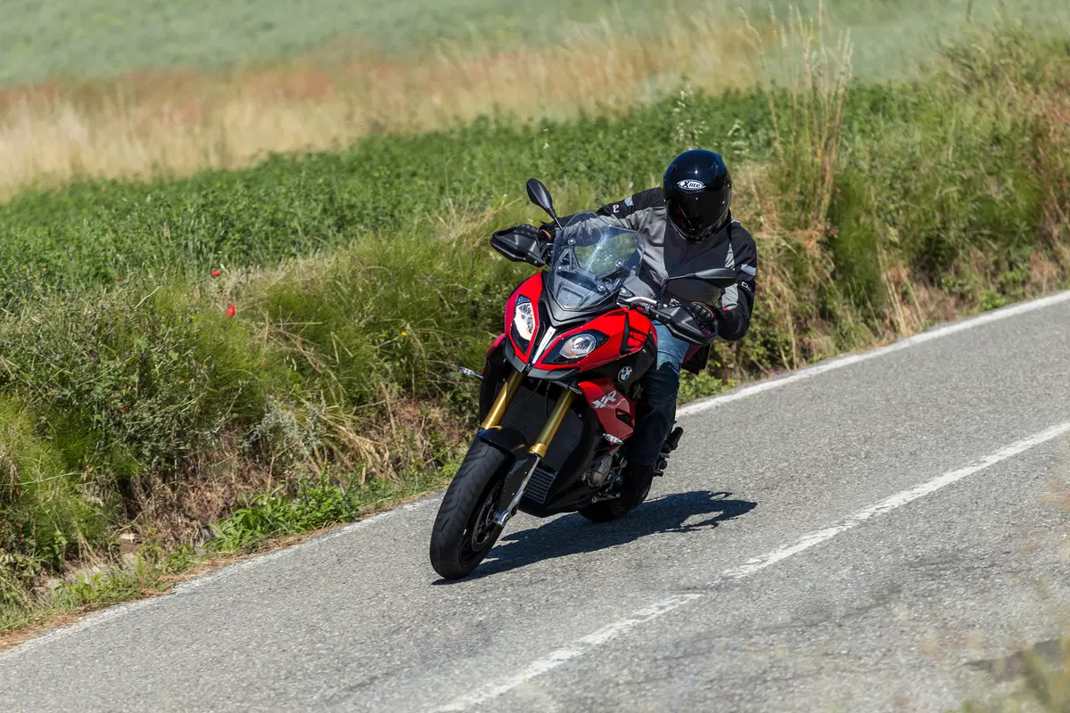 BMW S1000XR vs Ducati Multistrada 1200S  (17)