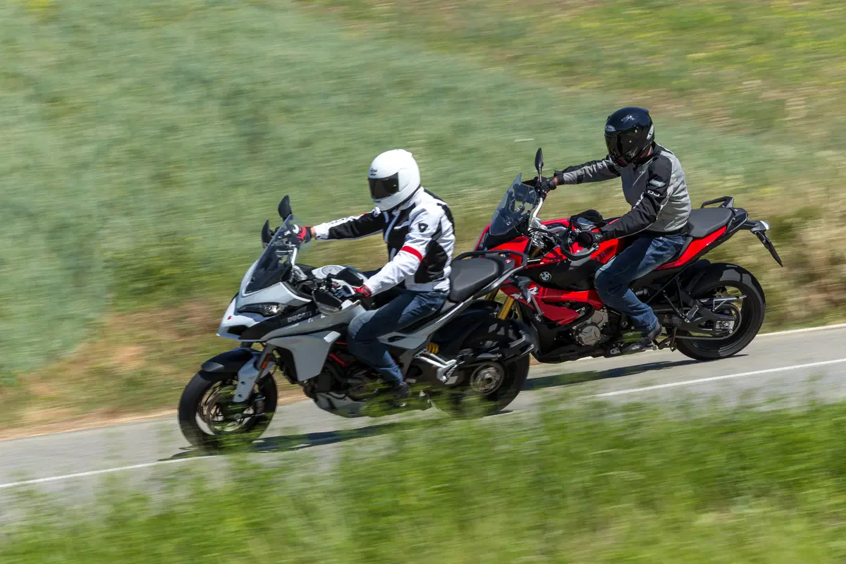 BMW S1000XR vs Ducati Multistrada 1200S  (15)