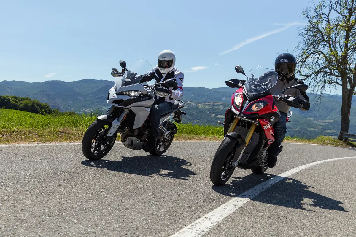 BMW S1000XR vs Ducati Multistrada 1200S  (10)